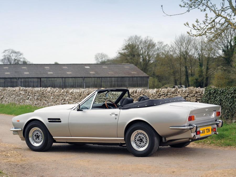  Aston Martin V8 Volante (Series I) 1978 года  (UK) (фото 16 из 30)